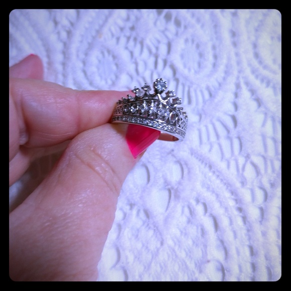 👸Beautiful CZ Ring👸 - Picture 5 of 8